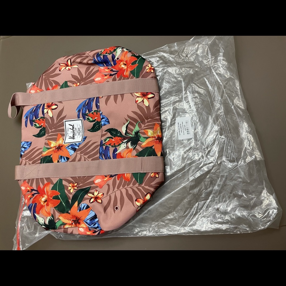 Herschel Sutton duffel bag mid volume